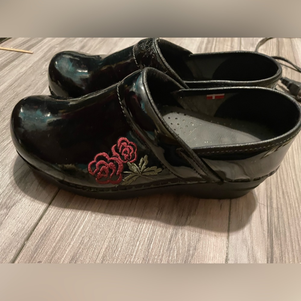 Sanita clog Black Used One Time comfortable for walking all day nonslip